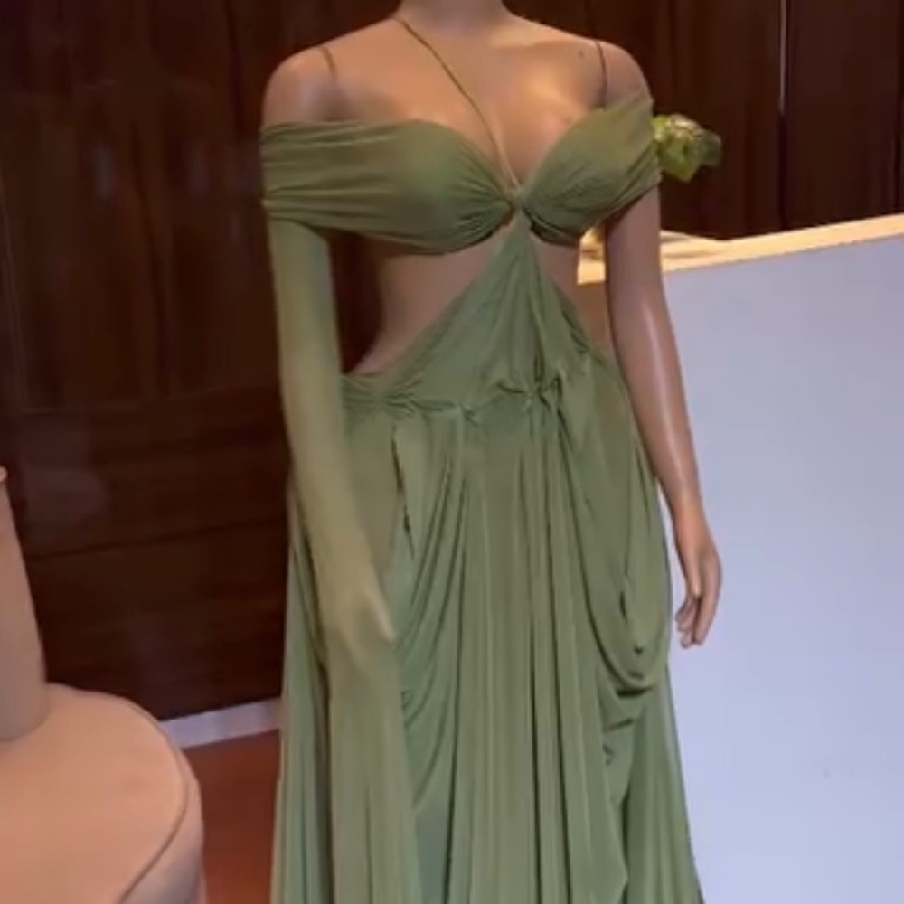 Chic Green Backless Dress